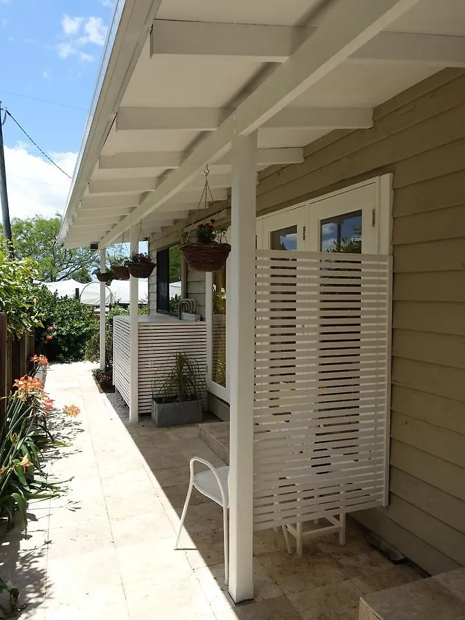 Winston Cottage Palmwoods 4*,  Australia